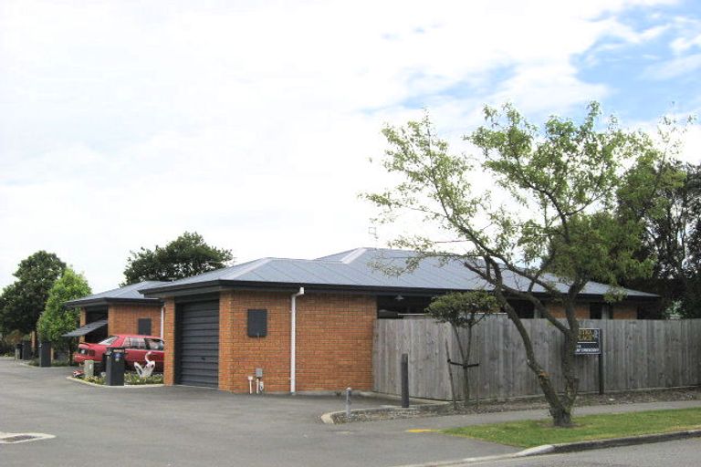 Photo of property in 1/6 Flay Crescent, Burnside, Christchurch, 8053