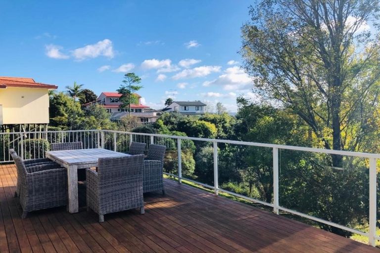 Photo of property in 7 Azure Grove, Unsworth Heights, Auckland, 0632