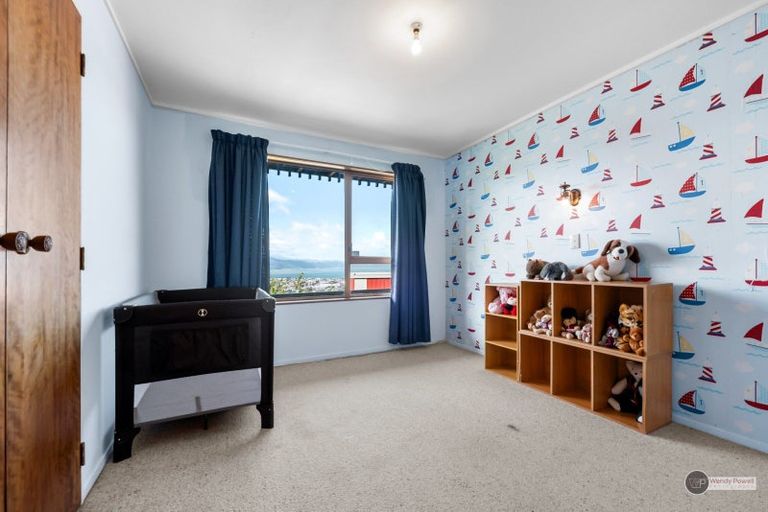 Photo of property in 11 Chestnut Grove, Maungaraki, Lower Hutt, 5010