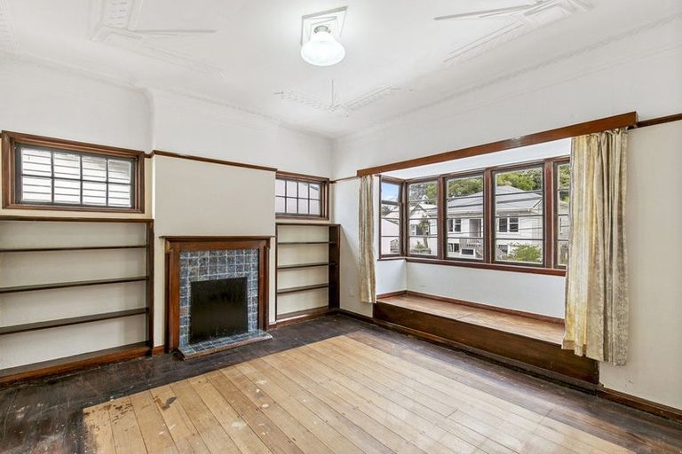 Photo of property in 62 Rolleston Street, Mount Cook, Wellington, 6021