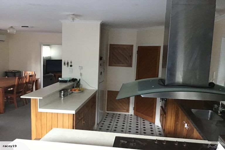 Photo of property in 24 Salisbury Avenue, Terrace End, Palmerston North, 4410