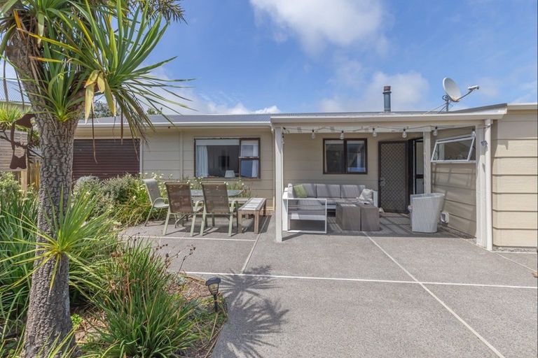 Photo of property in 3 Aranui Avenue, Waitarere Beach, Levin, 5510