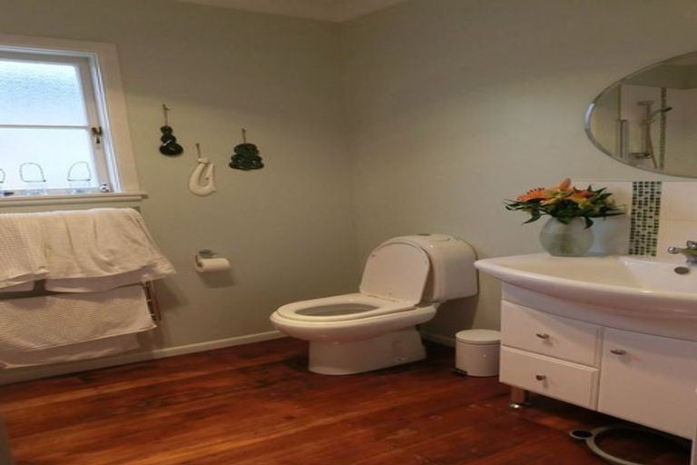 Photo of property in 25 Mountain Road, Mount Wellington, Auckland, 1072