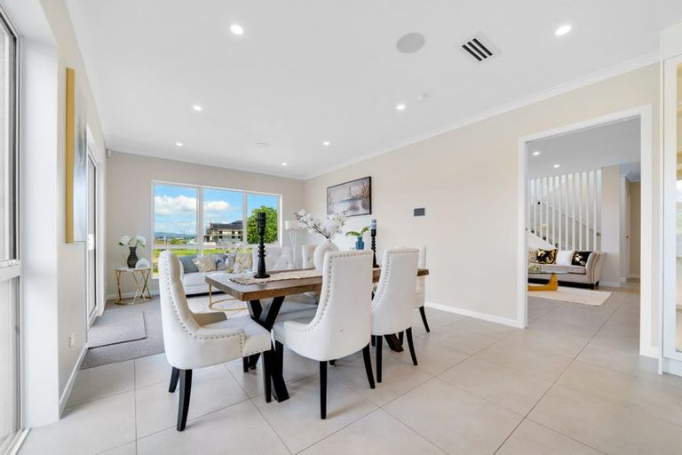 Photo of property in 52 Emerald Avenue, Rosehill, Papakura, 2113