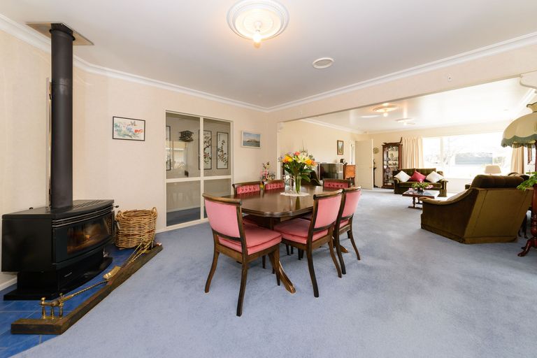 Photo of property in 53 Royal Oak Drive, Kelvin Grove, Palmerston North, 4414