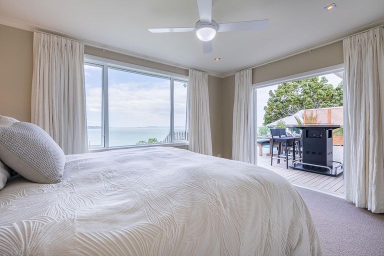 Photo of property in 32 Arama Avenue, Titirangi, Auckland, 0604