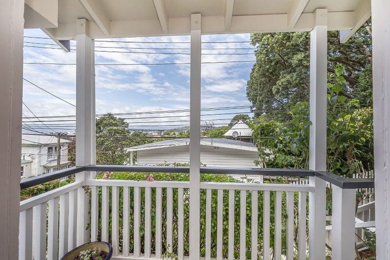 Photo of property in 33 Patanga Crescent, Thorndon, Wellington, 6011