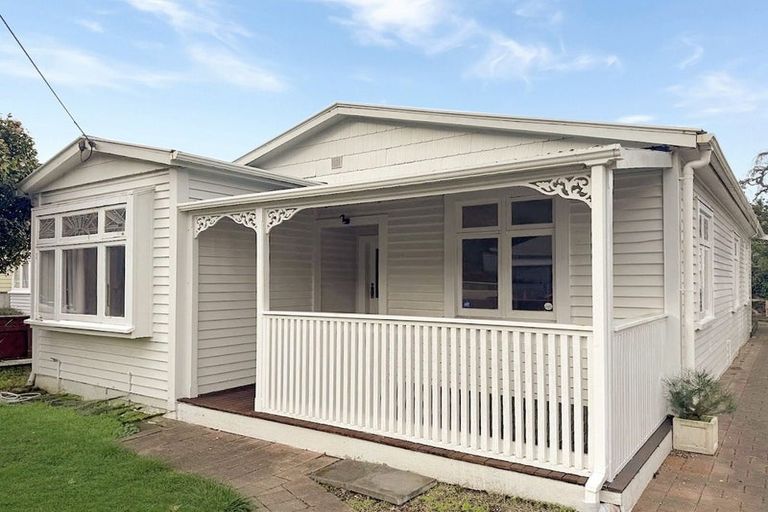 Photo of property in 22 Riddlers Crescent, Petone, Lower Hutt, 5012