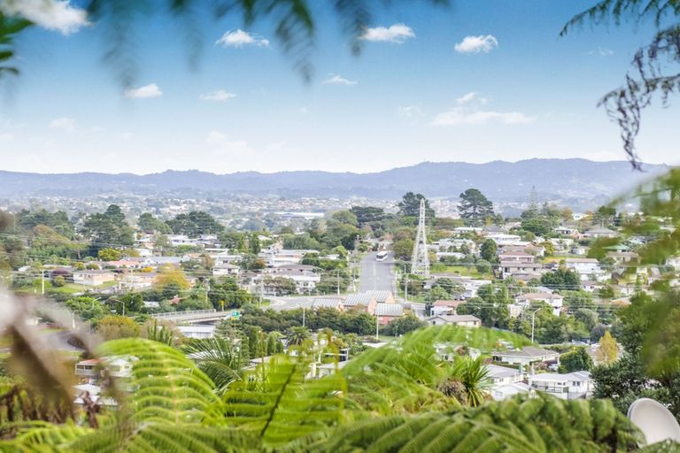 Photo of property in 22 Darcy Place, Massey, Auckland, 0614