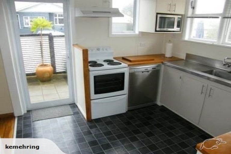 Photo of property in 168 Molesworth Street, New Plymouth, 4312