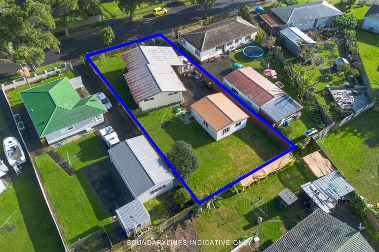 Photo of property in 21 Convair Crescent, Mangere, Auckland, 2022