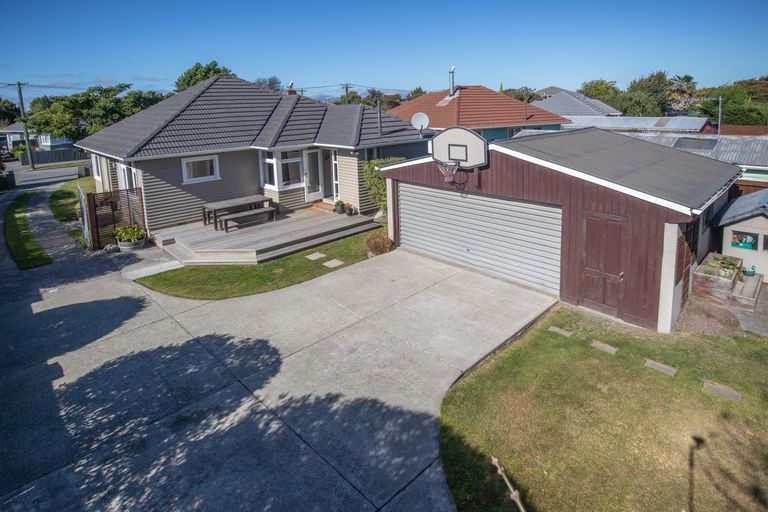Photo of property in 19 Wilton Crescent, Bishopdale, Christchurch, 8053