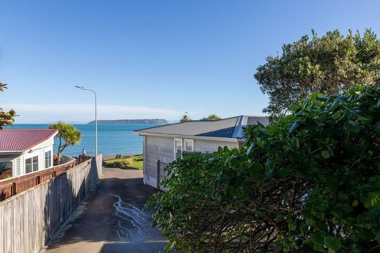 Photo of property in 41 Moana Road, Plimmerton, Porirua, 5026