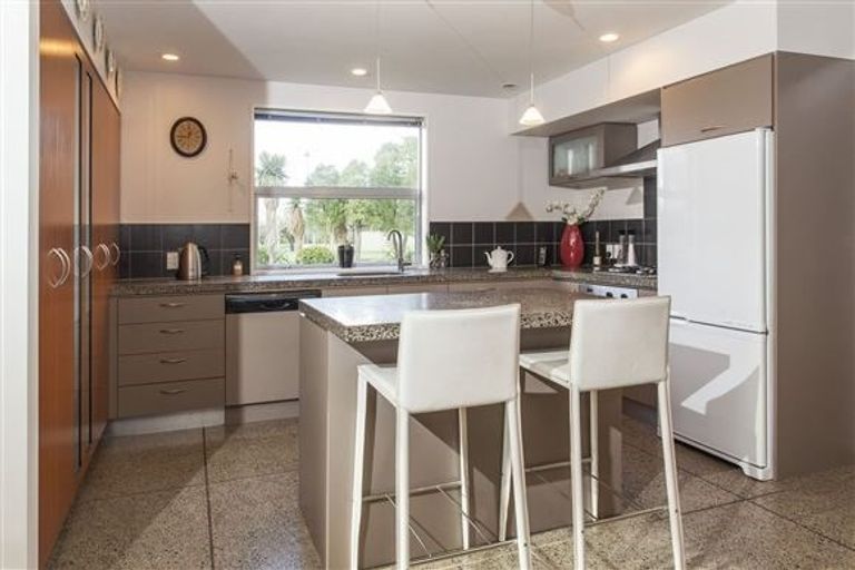 Photo of property in 41 Riverwood Boulevard, Redwood, Christchurch, 8051