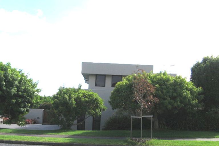 Photo of property in 55 Loloma Drive, Half Moon Bay, Auckland, 2012