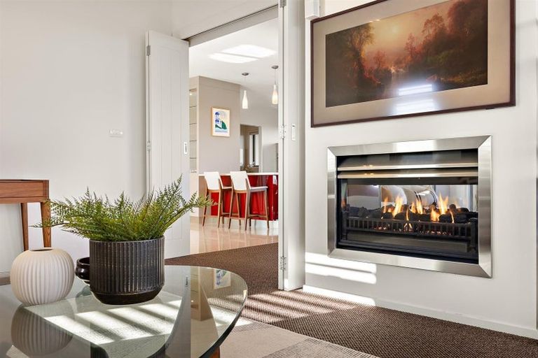 Photo of property in 55 Pinetone Road, Kumeu, 0892