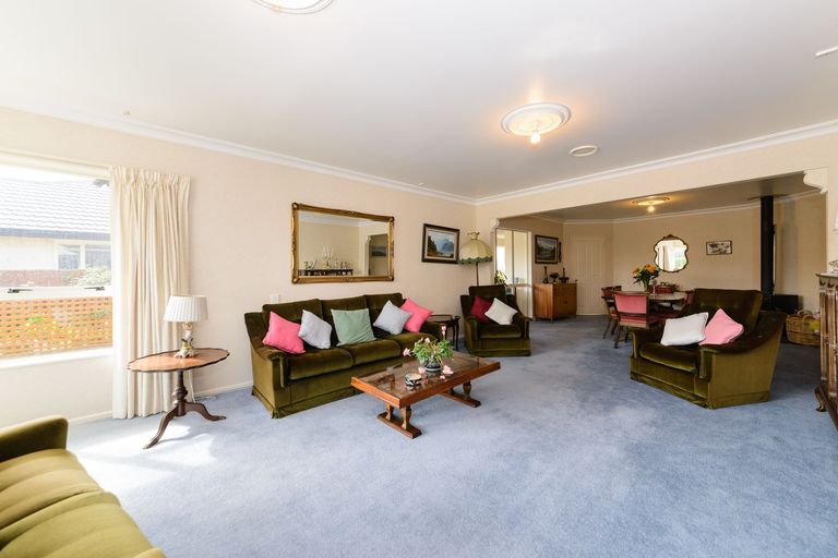 Photo of property in 53 Royal Oak Drive, Kelvin Grove, Palmerston North, 4414