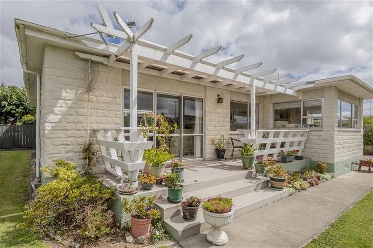 Photo of property in 35 York Street, Levin, 5510