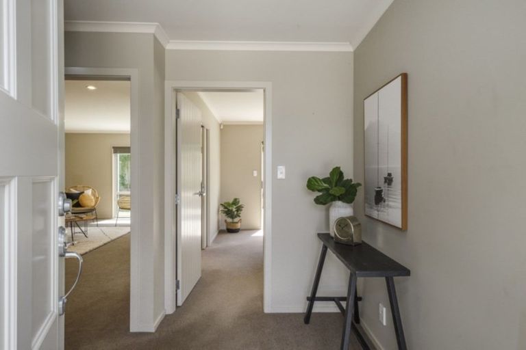 Photo of property in 1 Lorenzo Place, Kelvin Grove, Palmerston North, 4414