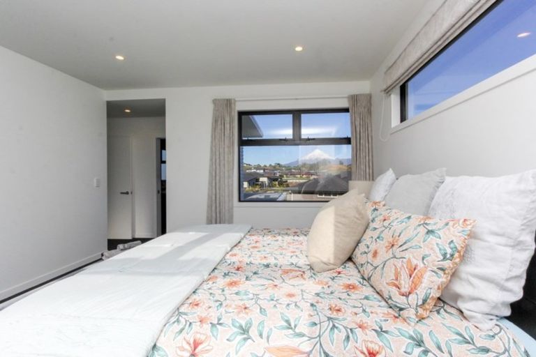 Photo of property in 13 Fernbrook Drive, Hurworth, New Plymouth, 4310