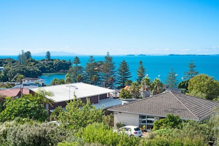 Photo of property in 83 Deep Creek Road, Waiake, Auckland, 0630
