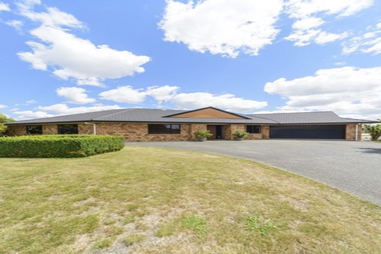 Photo of property in 17 Liberty Grove, Kelvin Grove, Palmerston North, 4414