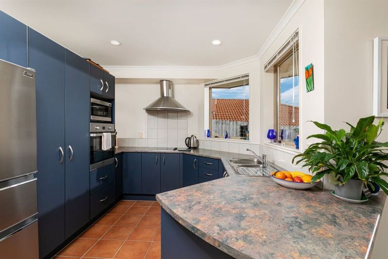 Photo of property in 27 View Ridge Drive, Ranui, Auckland, 0612