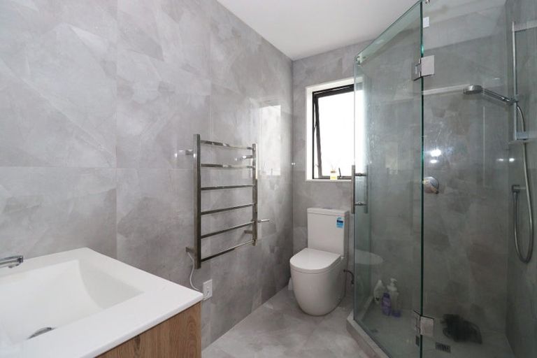 Photo of property in 39 Korokio Lane, Henderson, Auckland, 0612