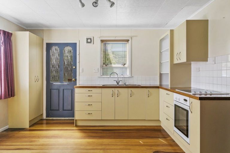 Photo of property in 15 Waitahanui Avenue, Taupo, 3330