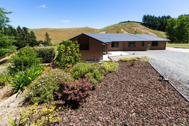 Photo of property in 690 Swamp Road, Puketapu, Napier, 4183