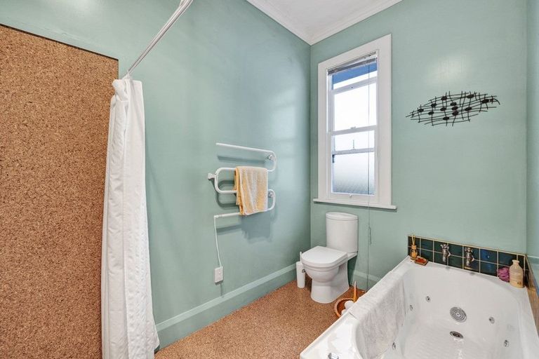 Photo of property in 30 Argyle Street, Hawera, 4610