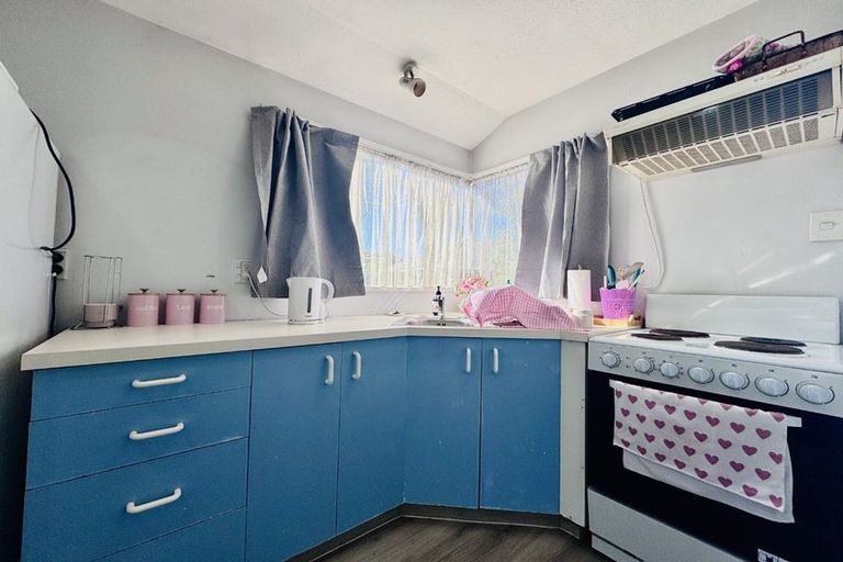 Photo of property in 2/60 Somerset Crescent, Spreydon, Christchurch, 8024