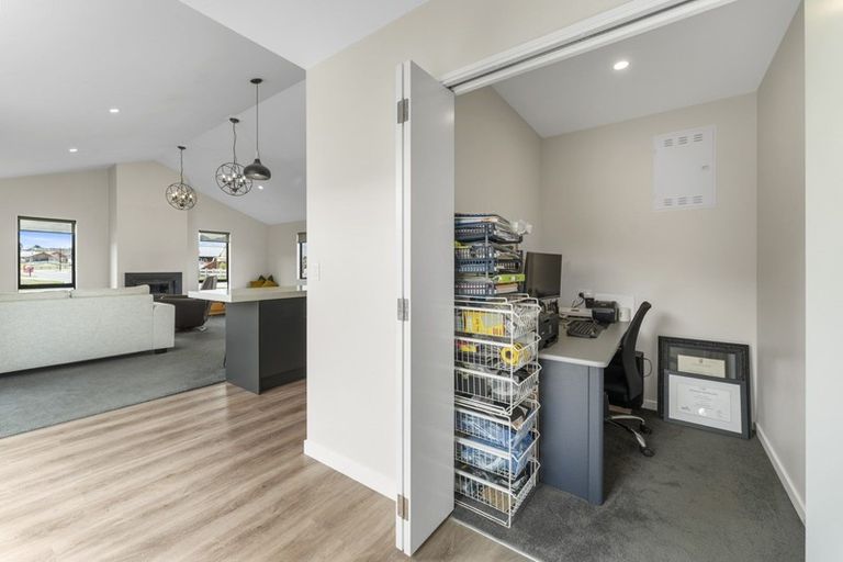 Photo of property in 27 Dingle Street, Lake Hawea, Wanaka, 9382