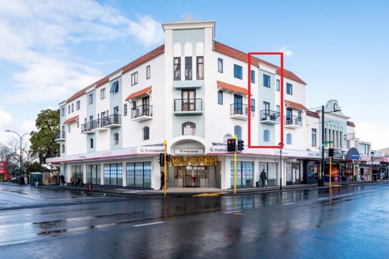 Photo of property in 2/77 Saint George Street, Papatoetoe, Auckland, 2025