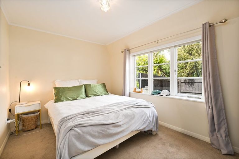 Photo of property in 227 Titirangi Road, Titirangi, Auckland, 0604
