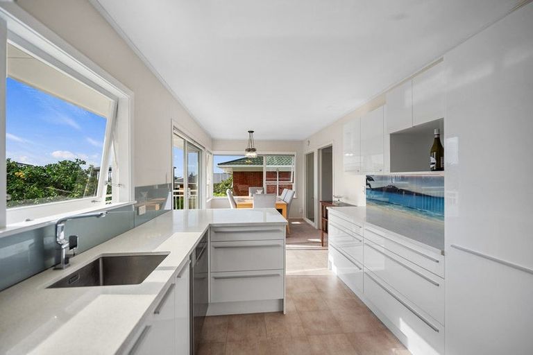 Photo of property in 32 Galaxy Drive, Mairangi Bay, Auckland, 0630