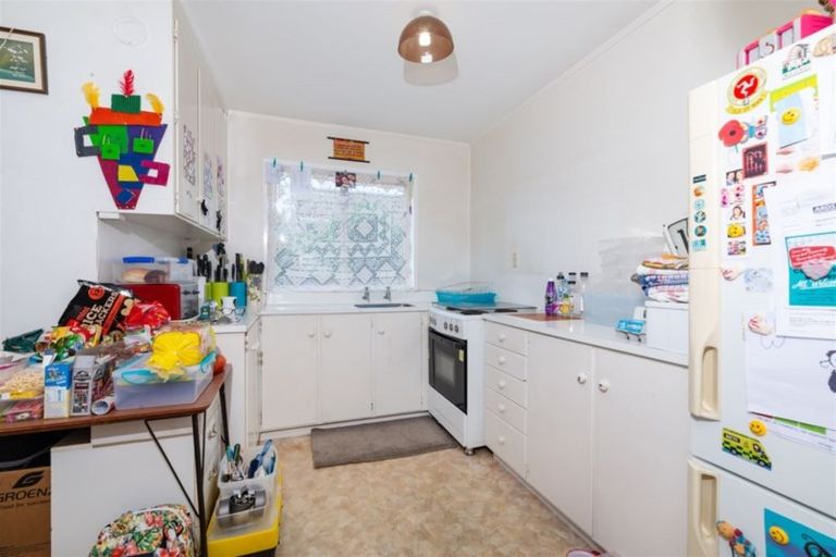 Photo of property in 2/159 Te Atatu Road, Te Atatu South, Auckland, 0610