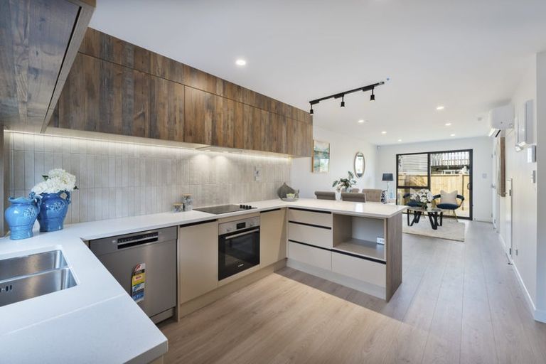 Photo of property in 31 Tiroroa Avenue, Te Atatu South, Auckland, 0610