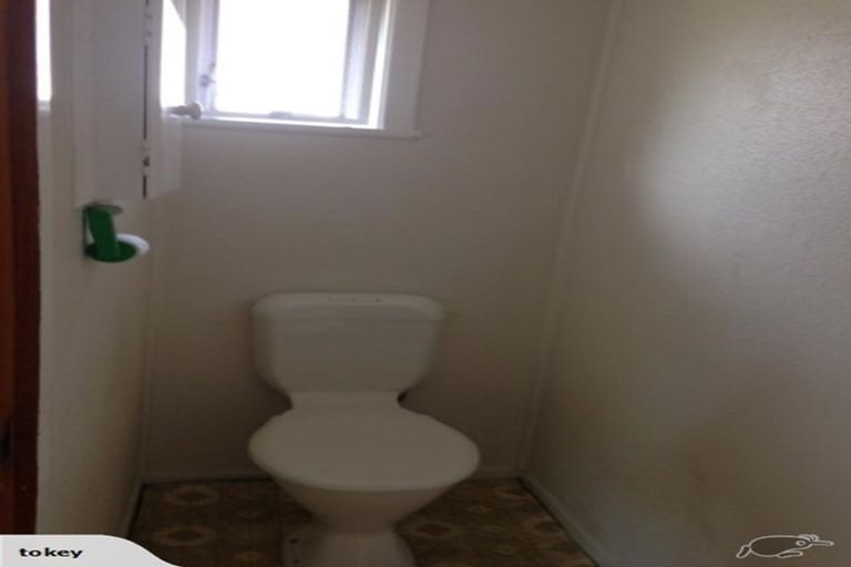 Photo of property in 19 Lyford Crescent, Sunnynook, Auckland, 0620