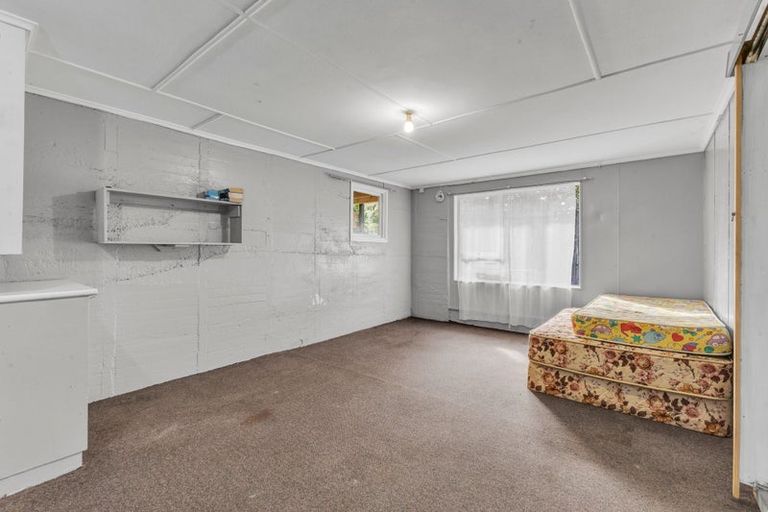 Photo of property in 50 Seaview Road, Marfell, New Plymouth, 4310