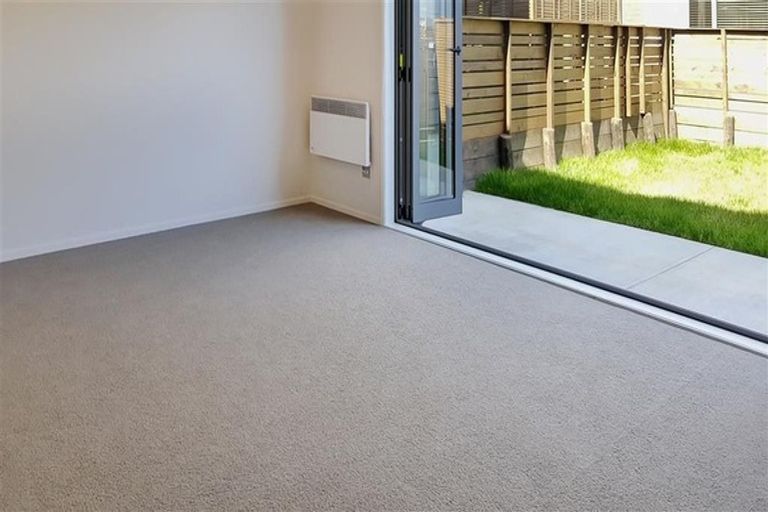 Photo of property in 5 Tuatua Road, Hobsonville, Auckland, 0616