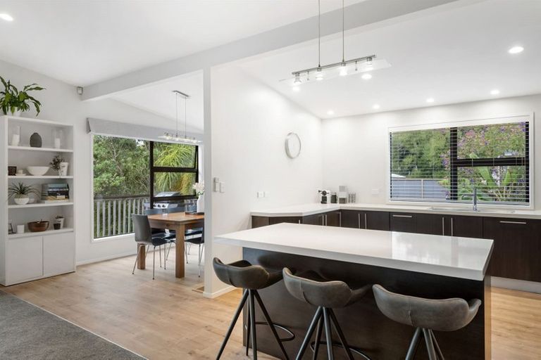 Photo of property in 216 Greenhithe Road, Greenhithe, Auckland, 0632