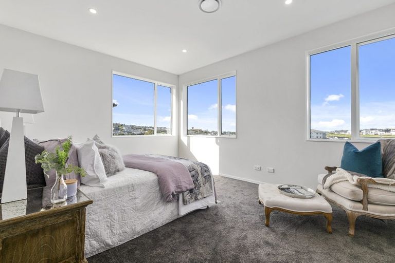 Photo of property in 10 Bine Crescent, Orewa, 0931