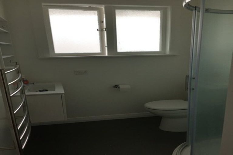 Photo of property in 8 Shannon Street, Mount Victoria, Wellington, 6011