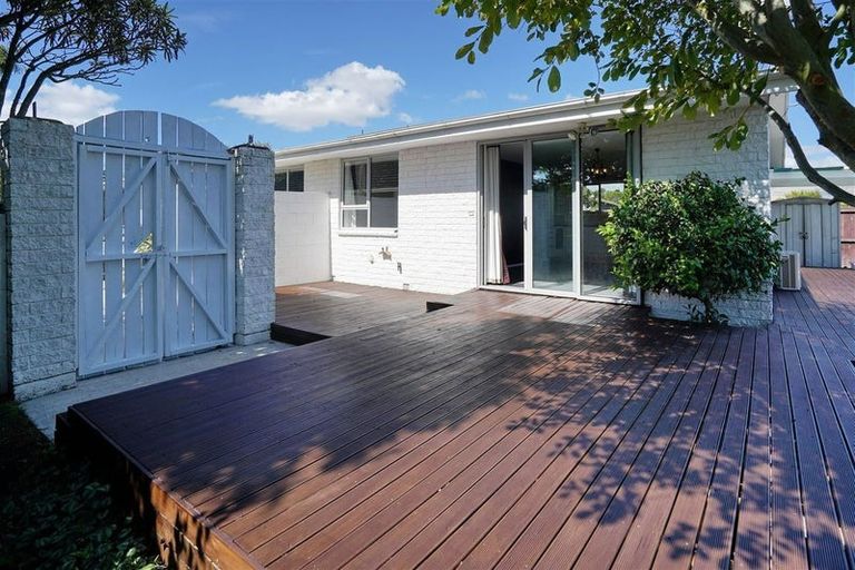 Photo of property in 2/275 Hendersons Road, Hoon Hay, Christchurch, 8025