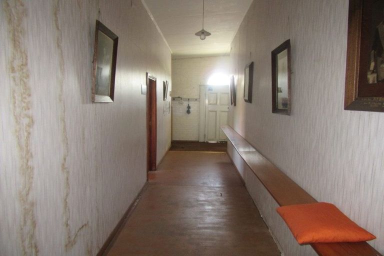Photo of property in 18 Leonard Street, Waimate, 7924