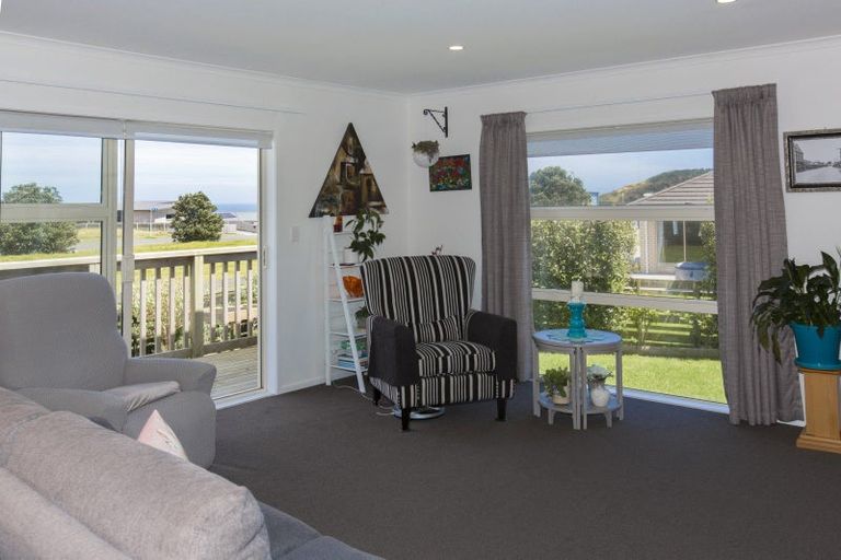 Photo of property in 3 Tua Tua Place, Baylys Beach, Dargaville, 0377