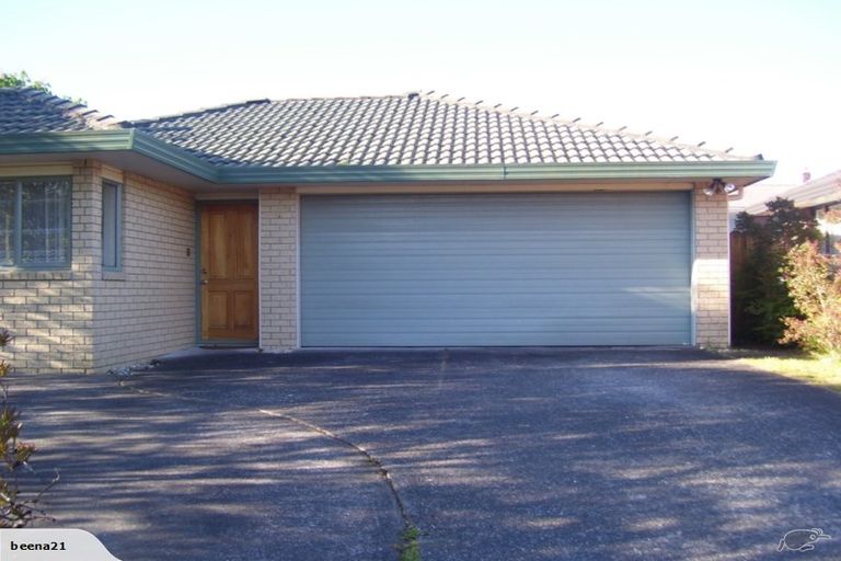 Photo of property in 2 Wheaton Place, Glen Eden, Auckland, 0602