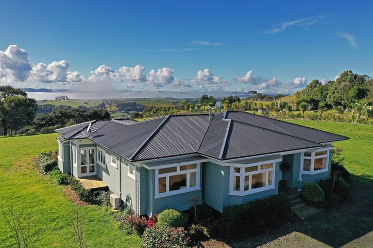 Photo of property in 147 Mcleod Road, South Head, Helensville, 0874