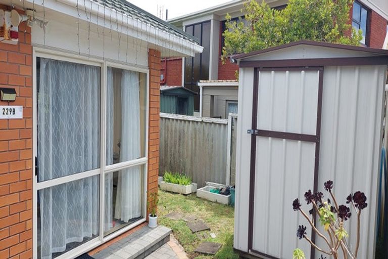 Photo of property in 229 Bucklands Beach Road, Bucklands Beach, Auckland, 2012